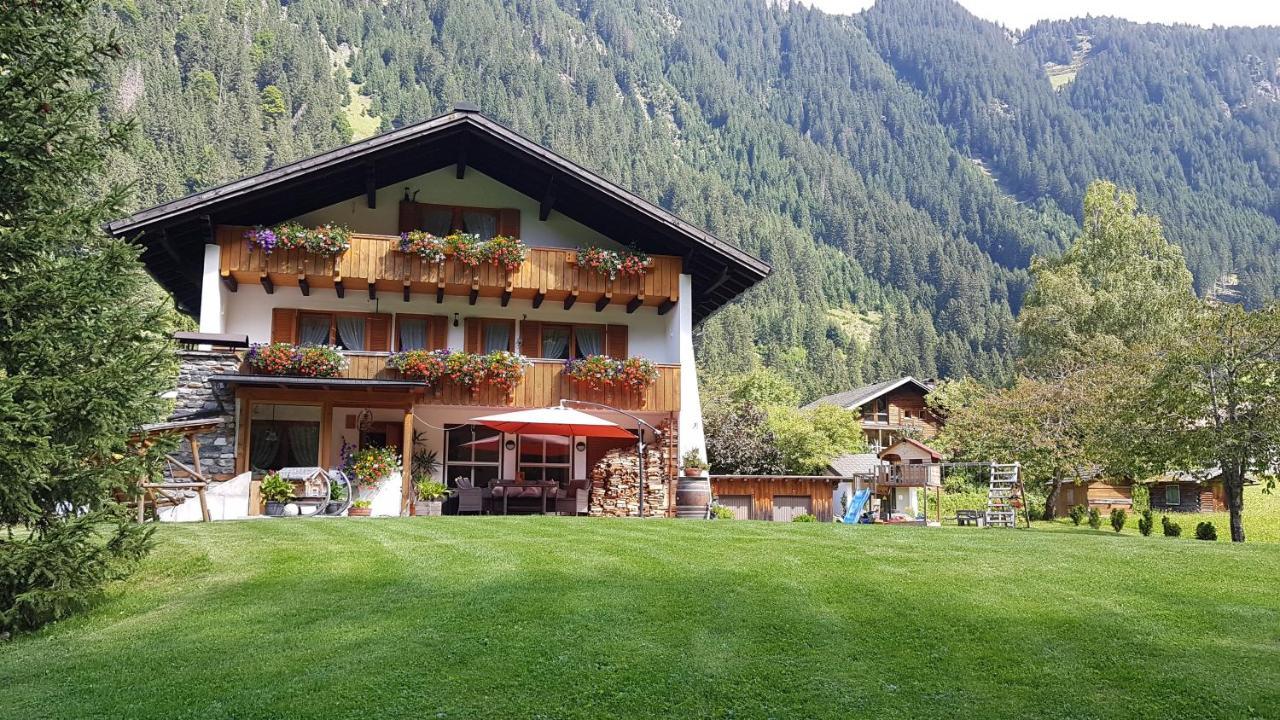 Haus Hubertus - Gaestehaus Sahler Partenen Exterior photo